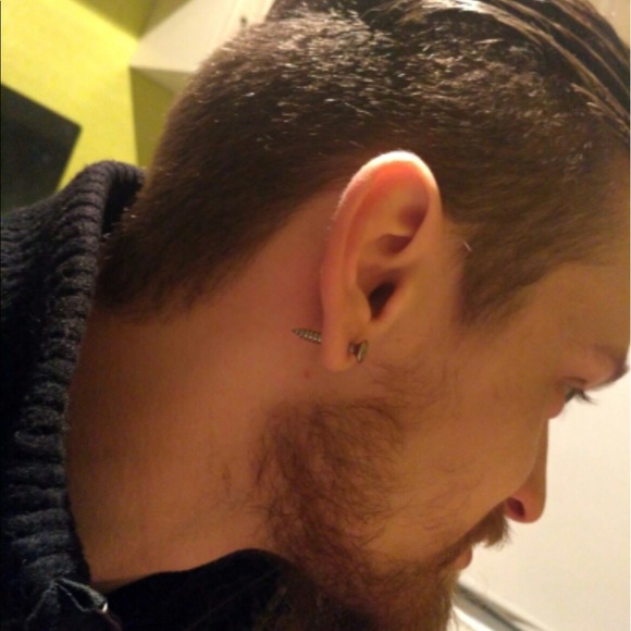 Punk Screw Pierced Biker Earring for Men or Women - Picture 6 of 8