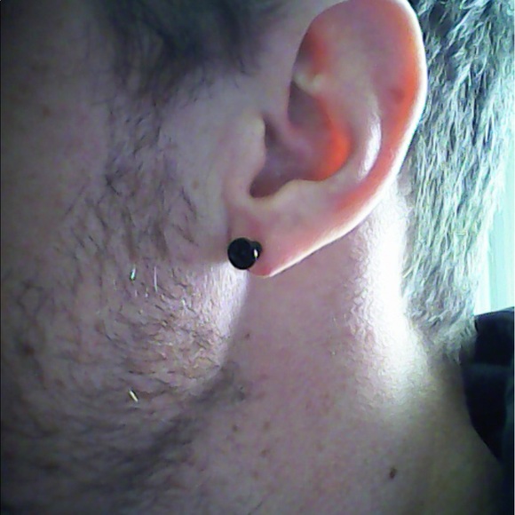 Punk Screw Pierced Biker Earring for Men or Women - Picture 7 of 8