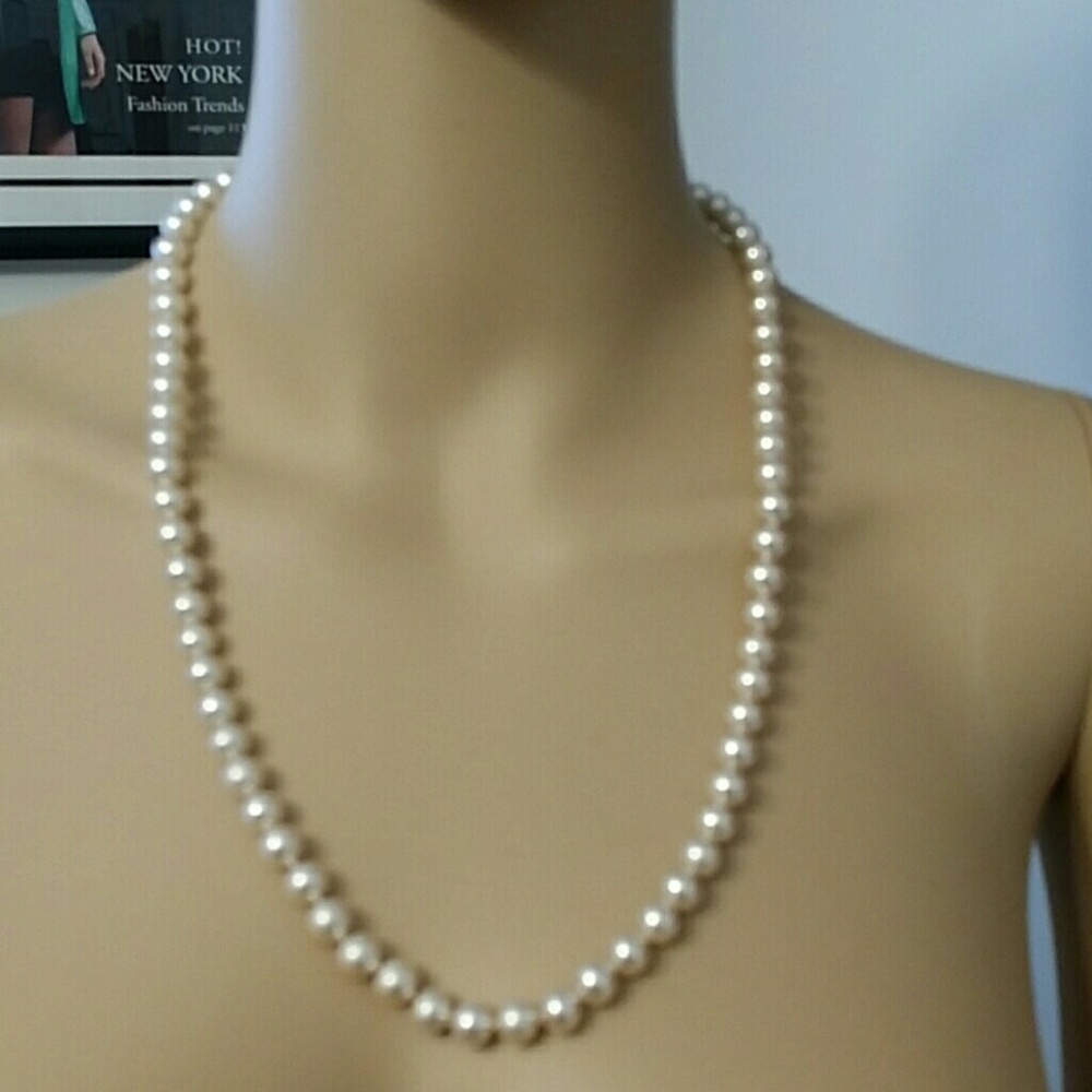 Fake Pearl Necklace