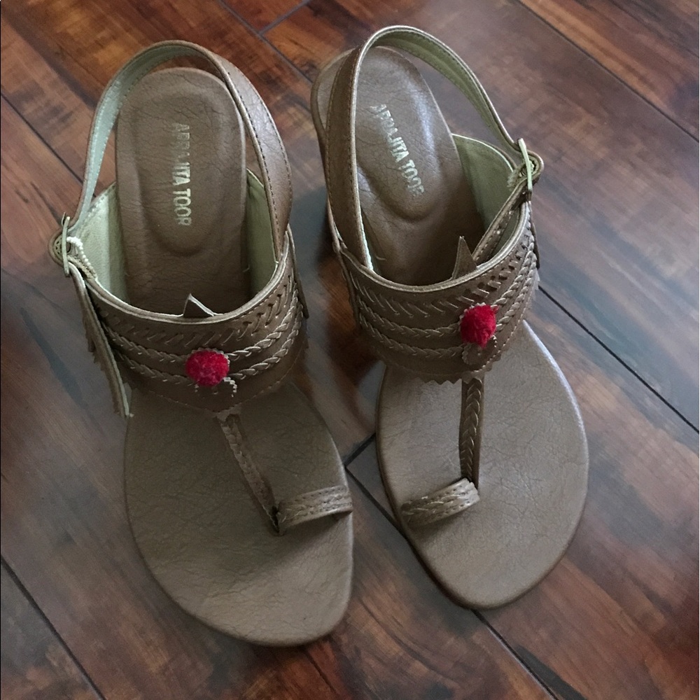 Ethnic Indian sandal with heel Sz 5