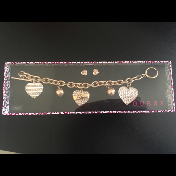 Guess heart charm bracelet with earrings - Picture 2 of 2