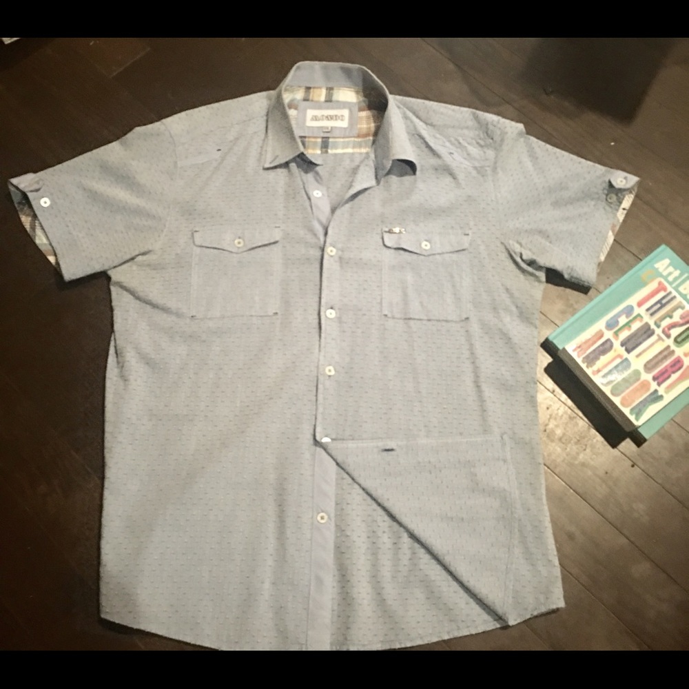 MONDO Short Sleeve Button Up Shirt Plaid accents