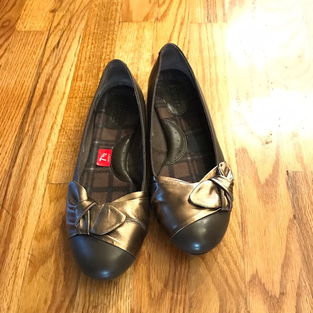 Born flats size 7.5 color brown and gold