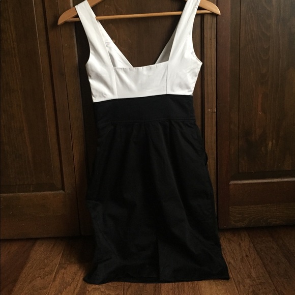 Express dress - Picture 3 of 4