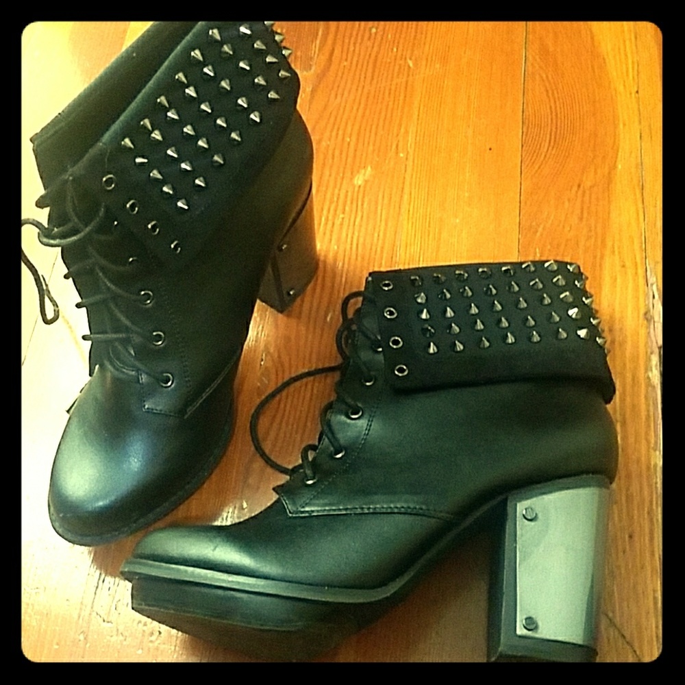 Kick ass Blackheart heeled ankle boots