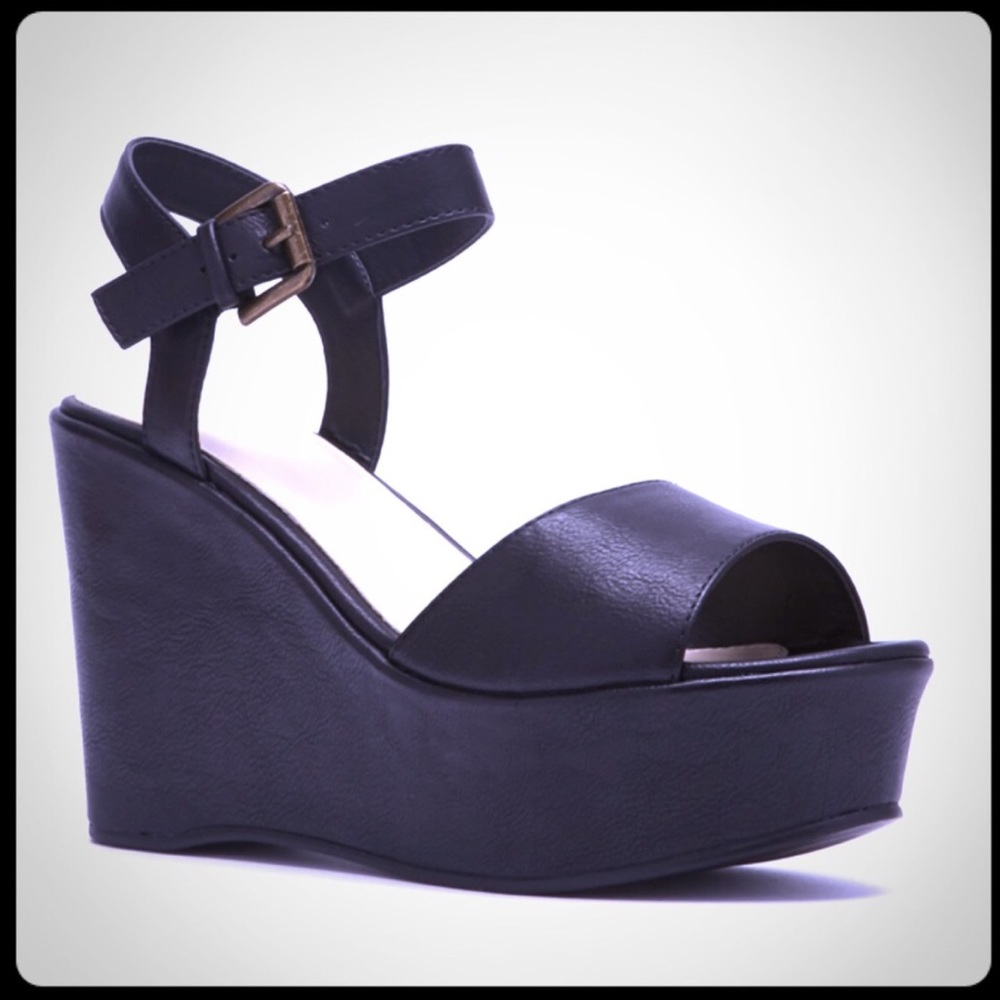 Black wedges size 8