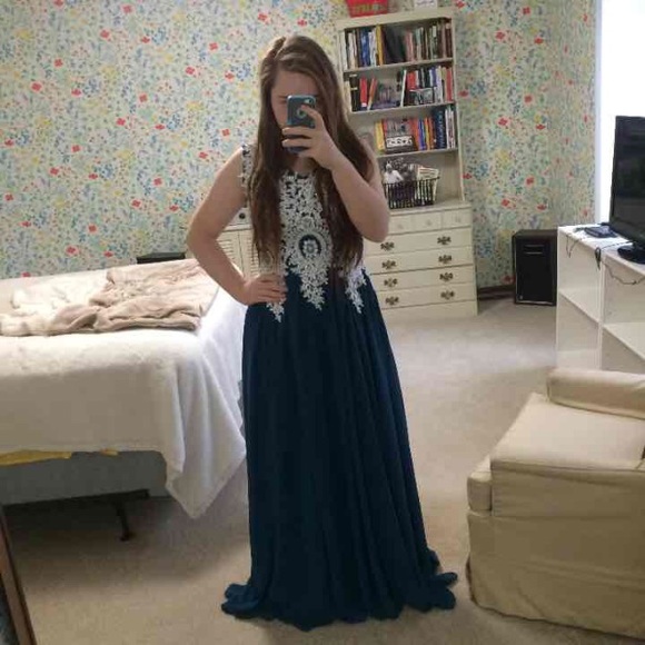 Prom Dress - Picture 1 of 4