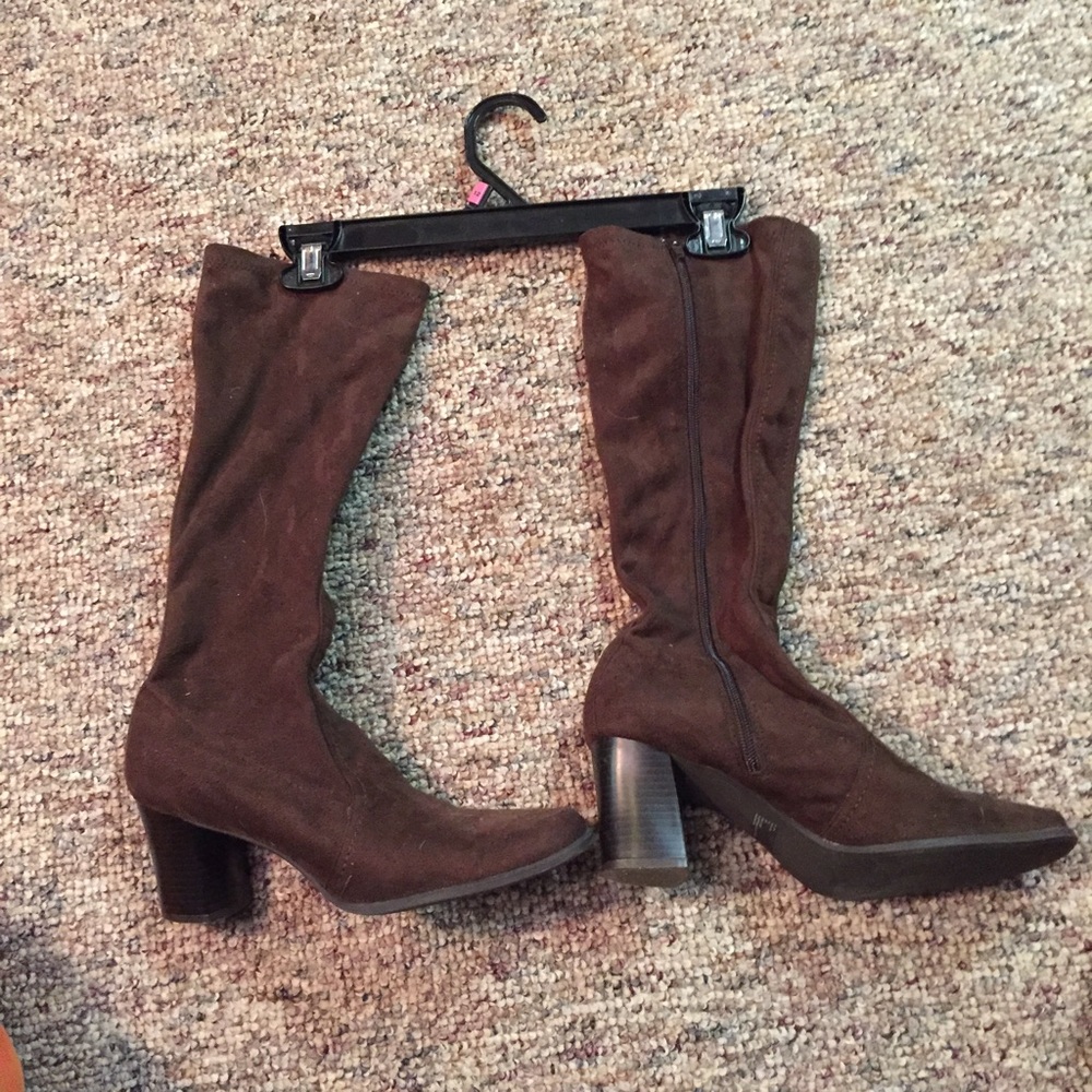 Suede boots