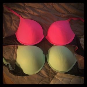 PINK Bras set of 2 36DD