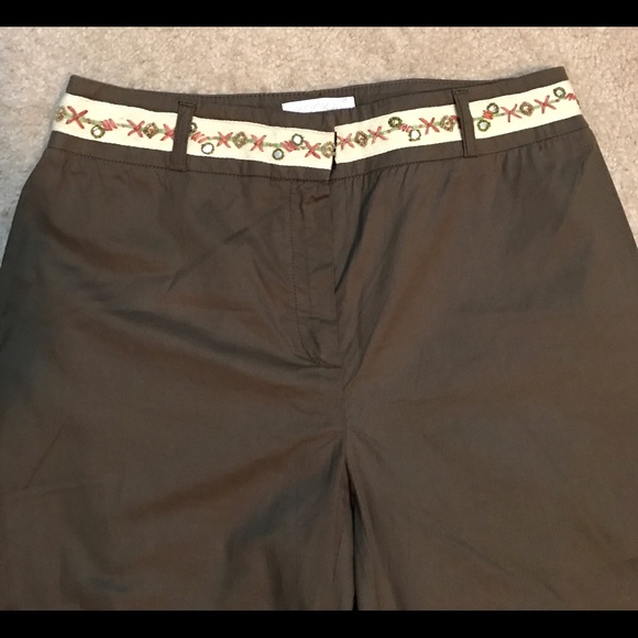 Woman's Kookai Capri pants. - Picture 2 of 5