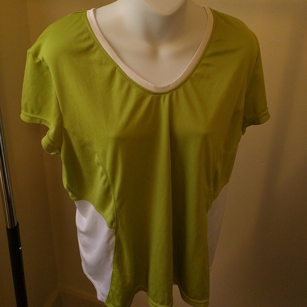 New balance green & white short sleeve workout top