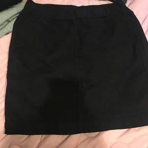 Black pencil skirt.. never worn!!