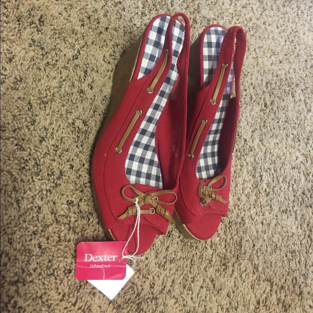 Red wedges brand new