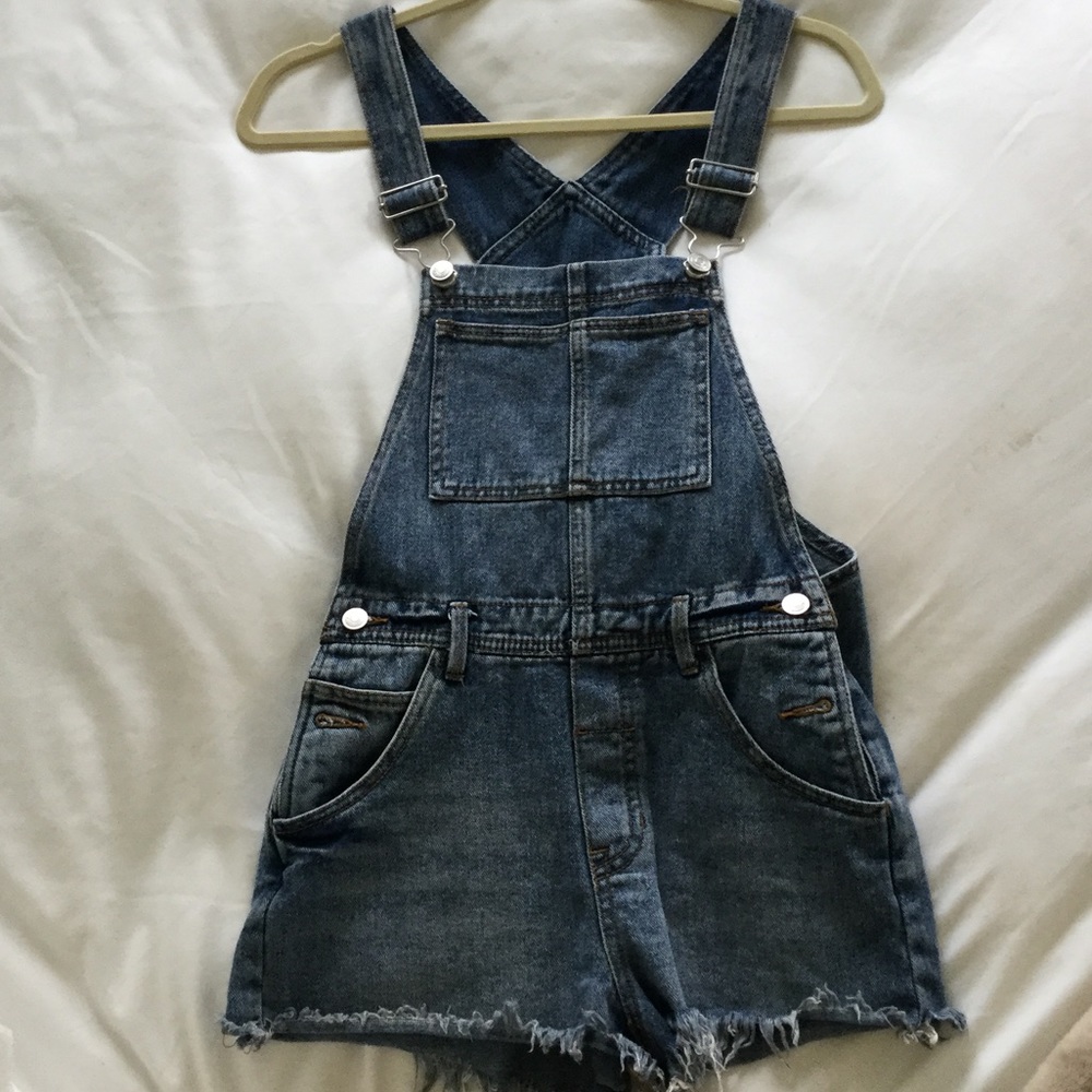 Short overalls