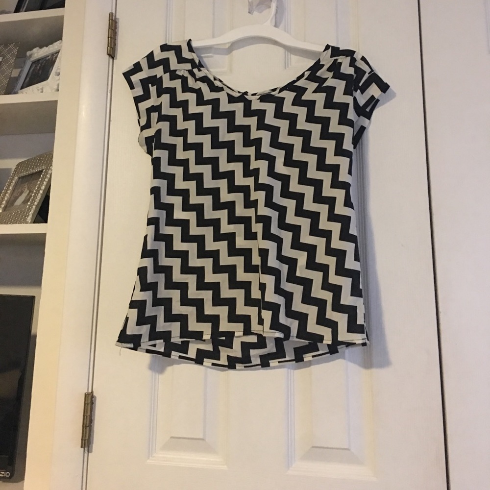 Chevron top