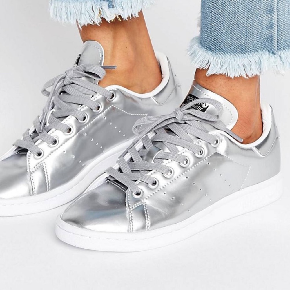 ❌SOLD❌Metallic silver Adidas Stan Smith