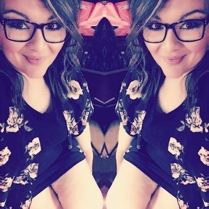 Meet your Posher, Casandra