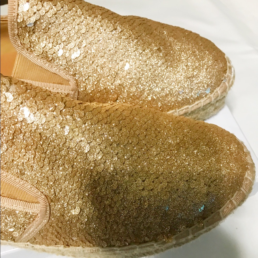 Host Pick Steve Madden Slippers - image 2