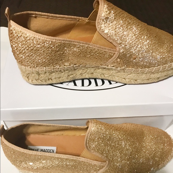 🎉HOST PICK🎉 🐡STEVE MADDEN SLIPPERS🐡 - Picture 3 of 7