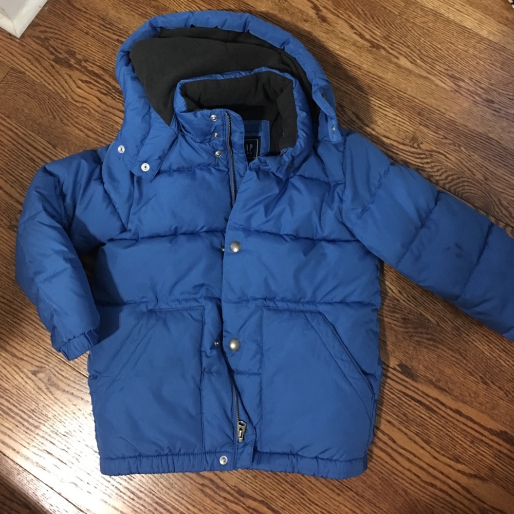 Small marker stain on sleeve - otherwise excellent