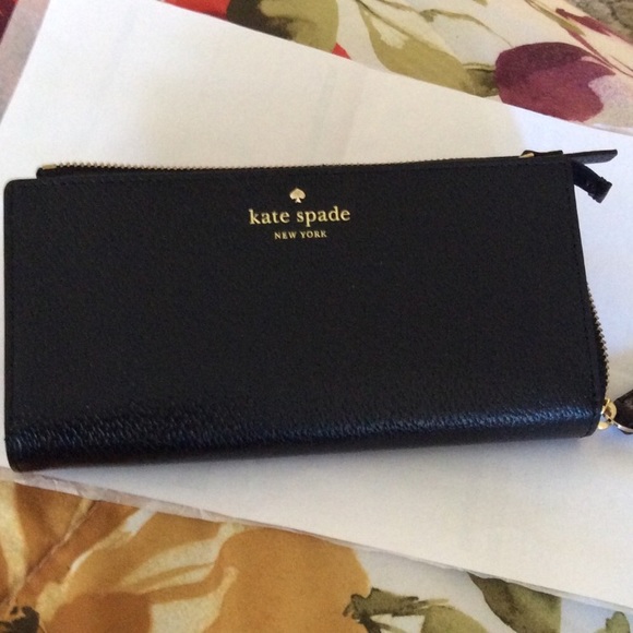 kate spade Handbags - NWOT Kate Spade Grand Street Layton tech wallet