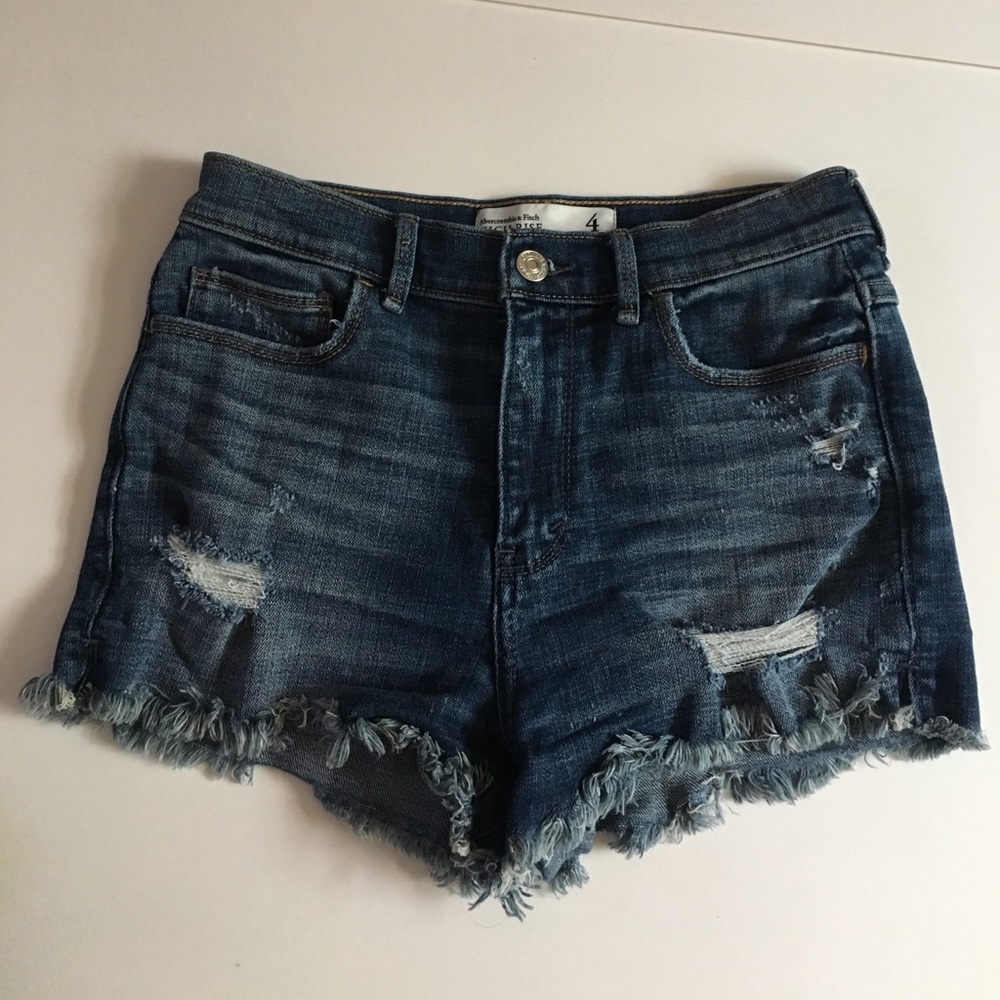 DISTRESSED HIGH RISE SHORTS