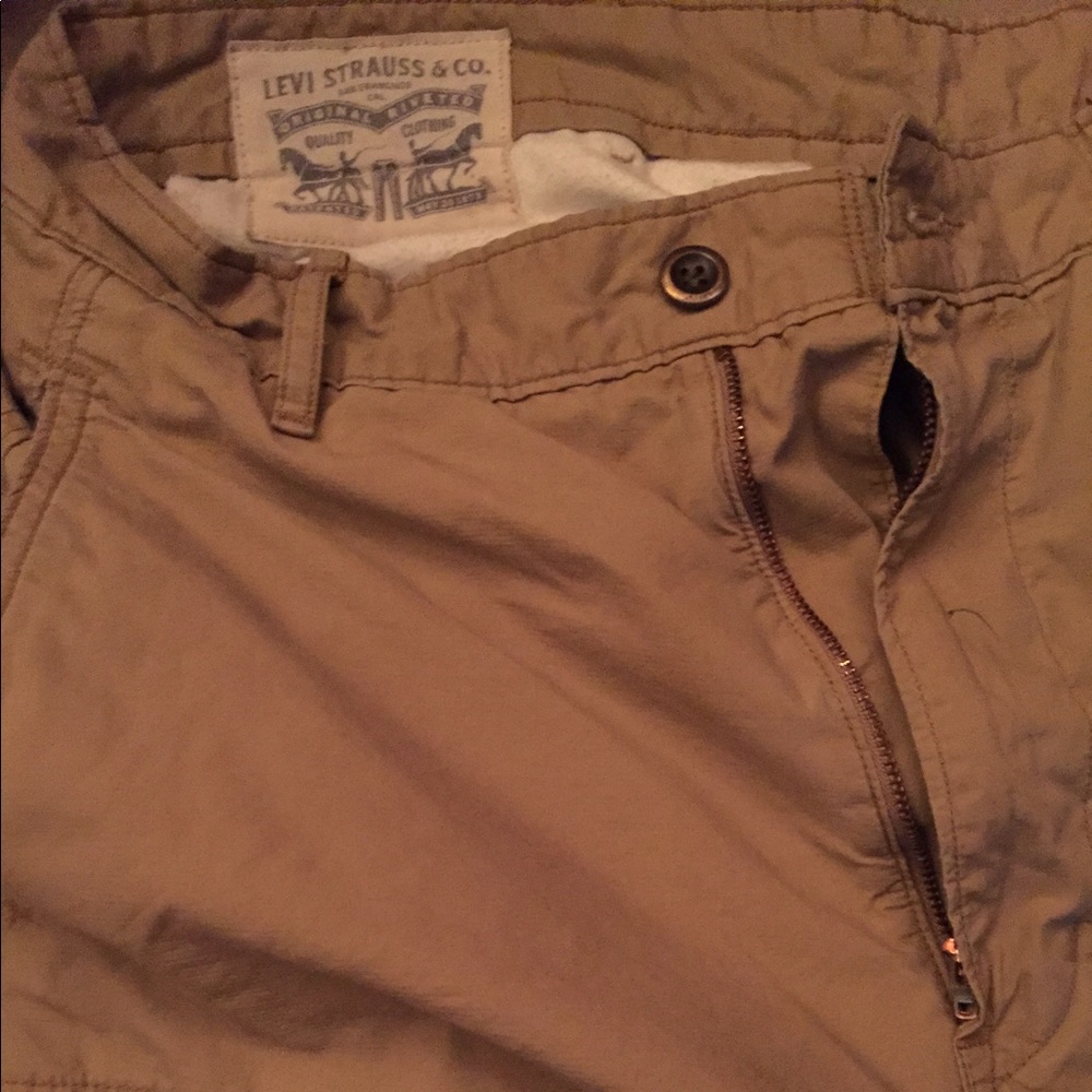 Levi cargos