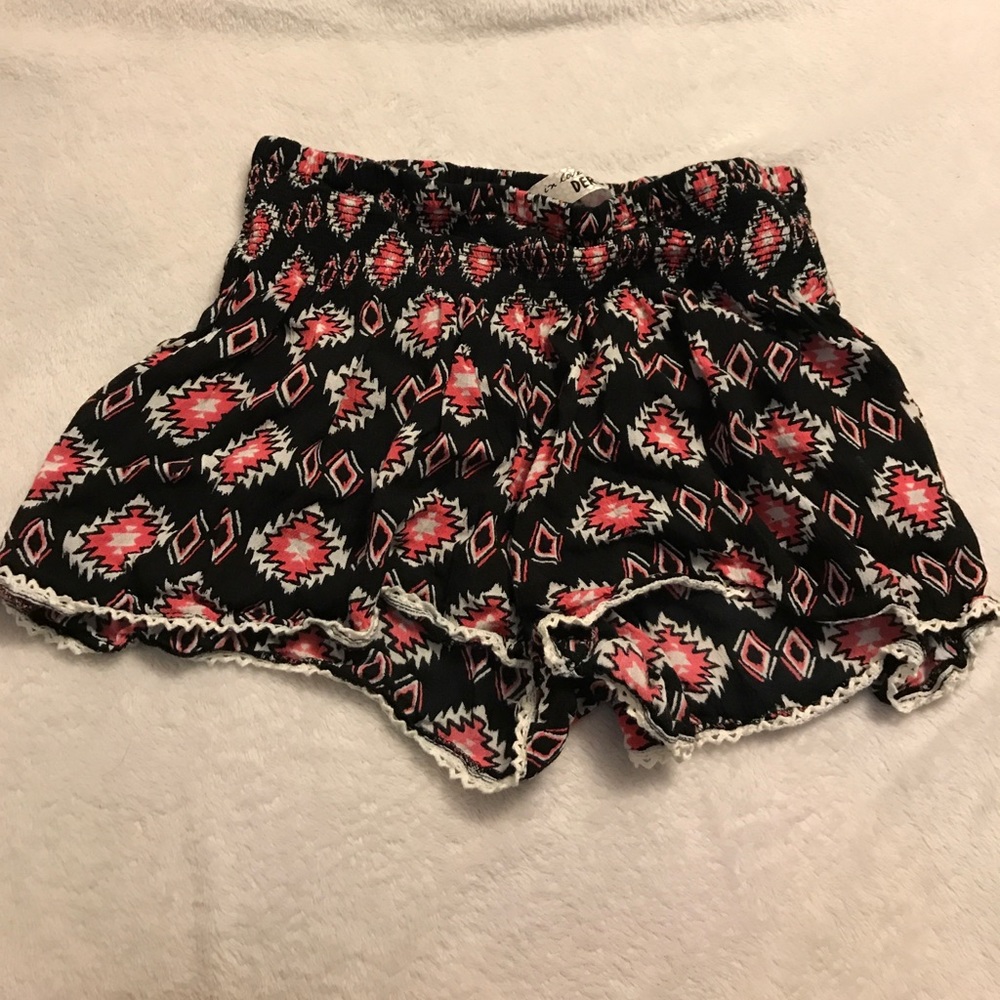 Flowy tribal print shorts