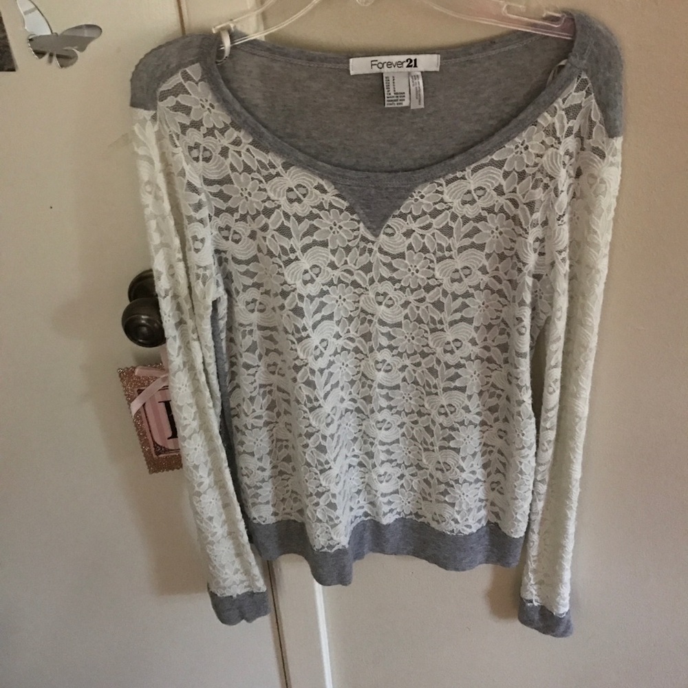 cute lacy top.