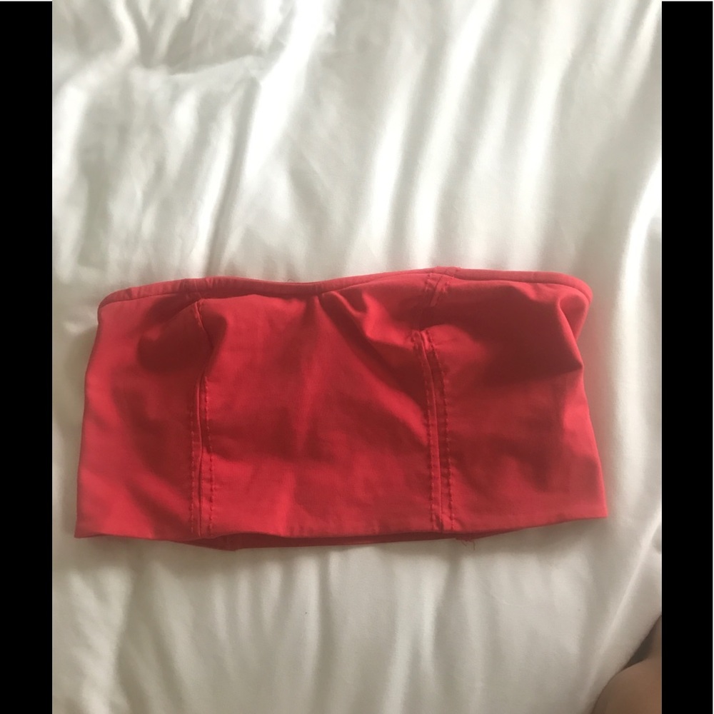 Strapless UO top