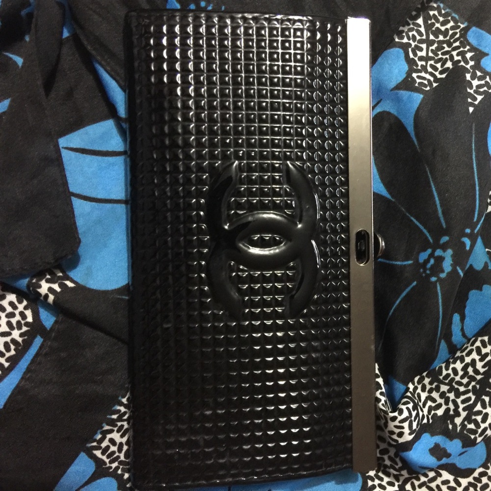 Chanel Authentic Wallet black patent Wintage