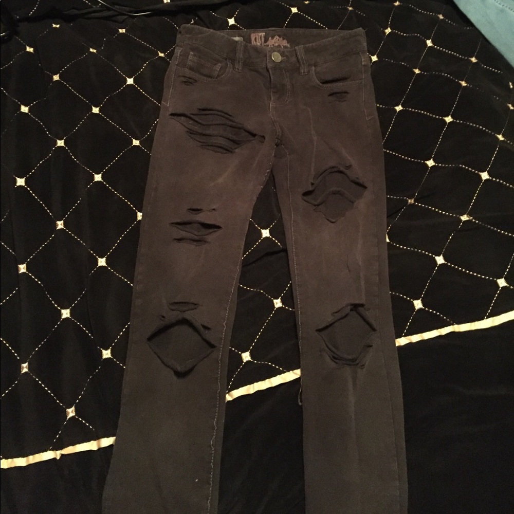 Ripped black skinny jeans