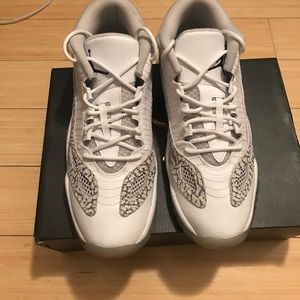 White/cement grey jordan 11s