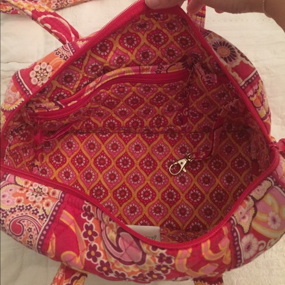Raspberry fizz Vera Bradley bag - Picture 3 of 4
