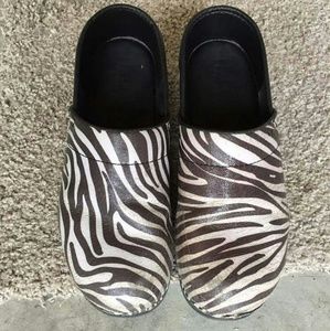 Clocs nursing shoes just like dansko