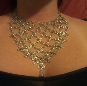 Unique Chain Linked Choker
