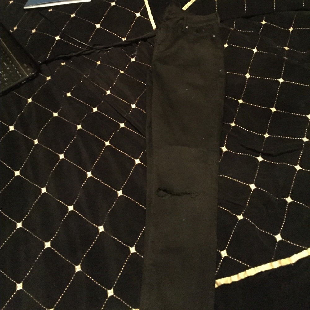 Black knee ripped skinny  jeans