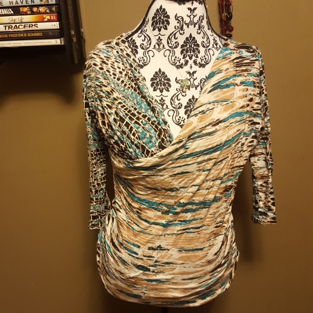 🔴Sale!🔴 Three quarter length shirt