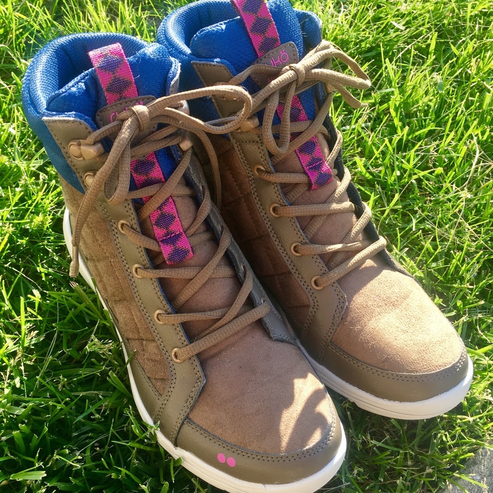Ryka Water Resistant Sneaker Boots Aurora Taupe 9