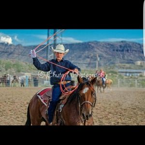 Meet your Posher, Dakota