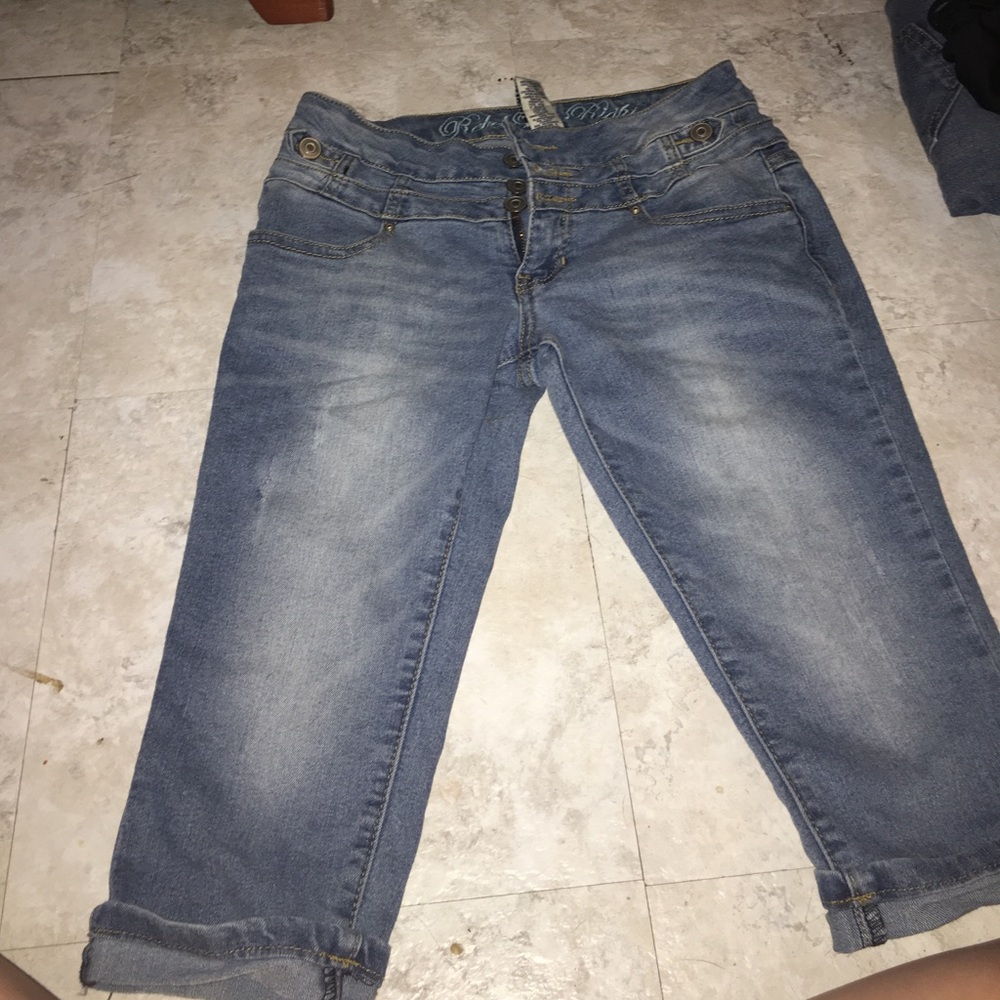 Rebel by Right Capris jeans size 3.