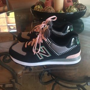 New Balance 574 Black, Pink, Mint