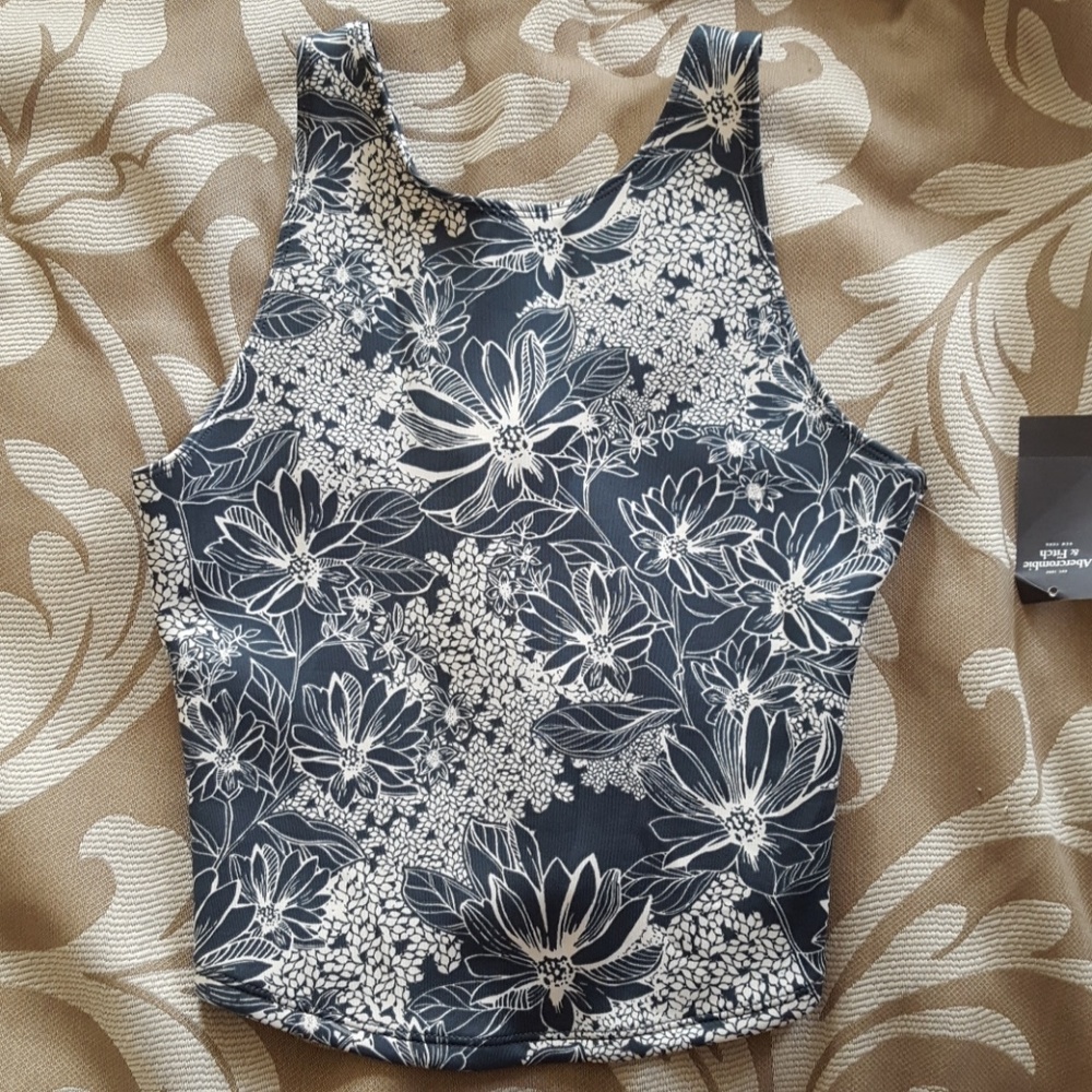 Cropped halter top