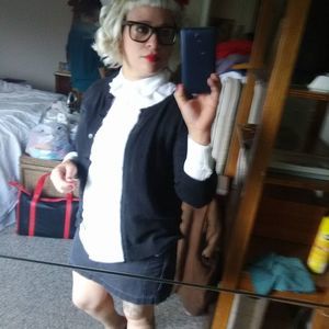 Meet your Posher, Tia