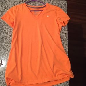 Nike dri-ft v-neck shirt orange
