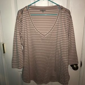 Striped v neck quarter sleeve top