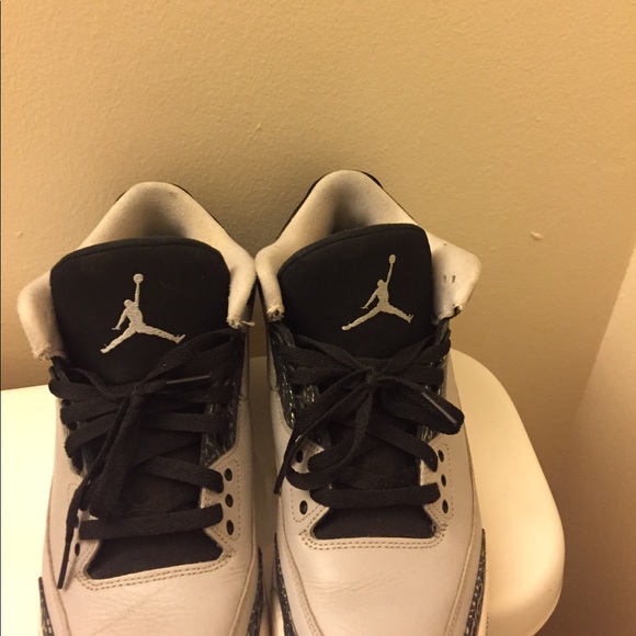 Jordan wolf gray retro 3's - Picture 3 of 3