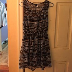 Black and white pattern dress