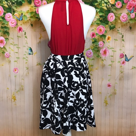 ⚡️Sale⚡️Black and White Floral Skirt - Picture 7 of 7