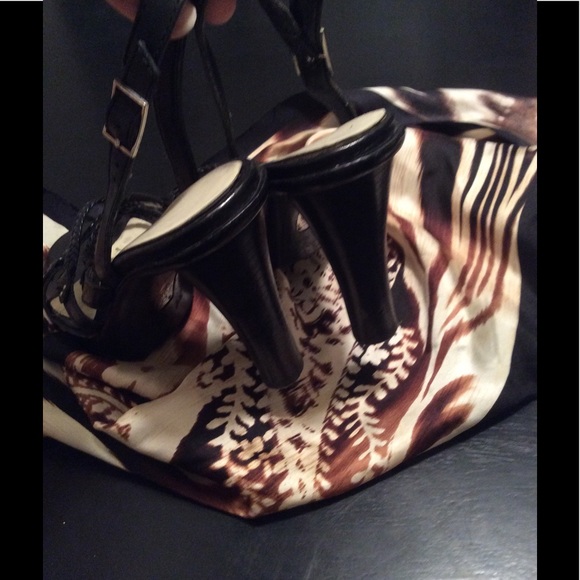 💋Strappy Leather Heels - Picture 2 of 4